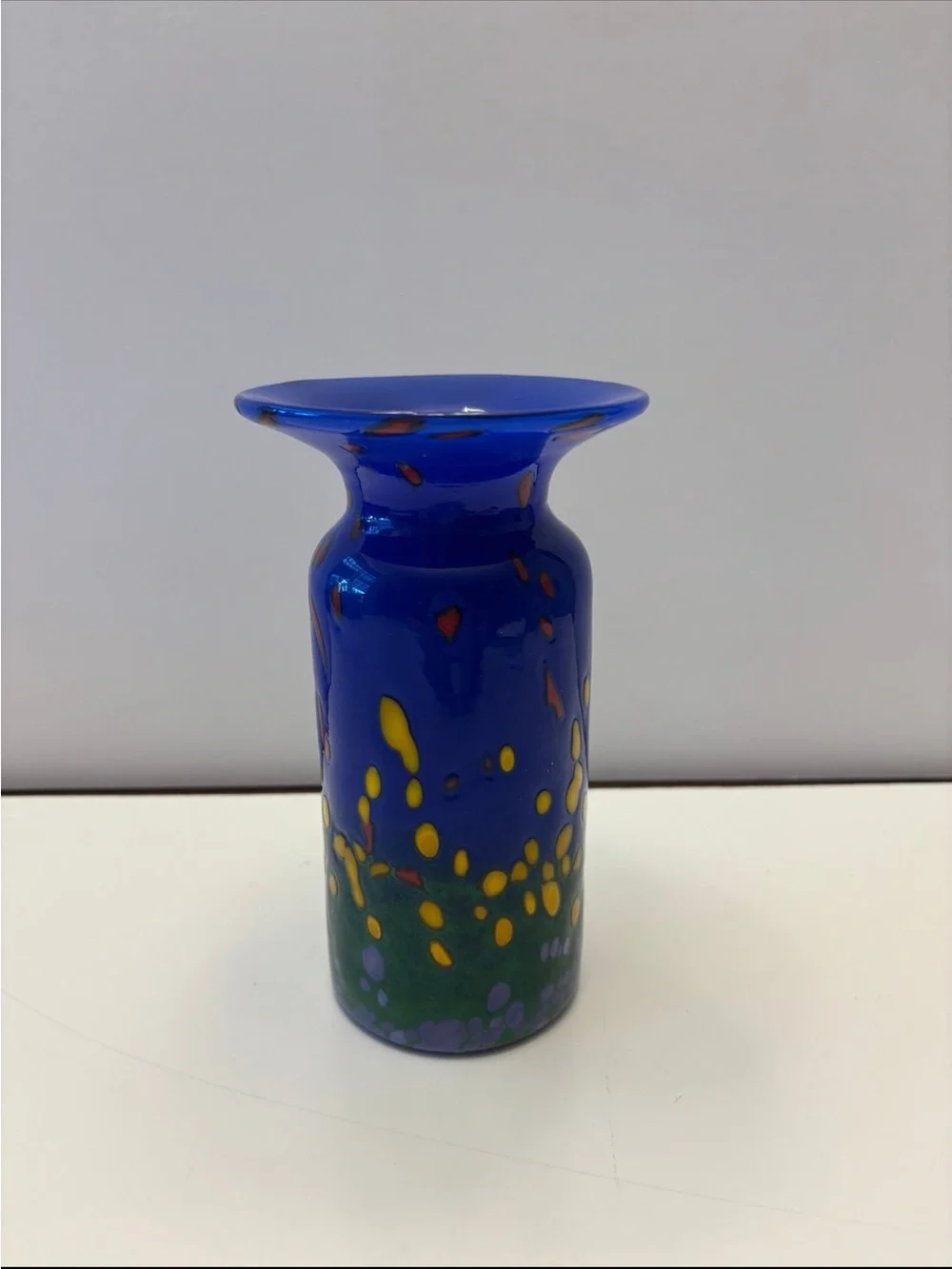 Mad art studio 2002 cobalt blue glass vase with multicolored speckle